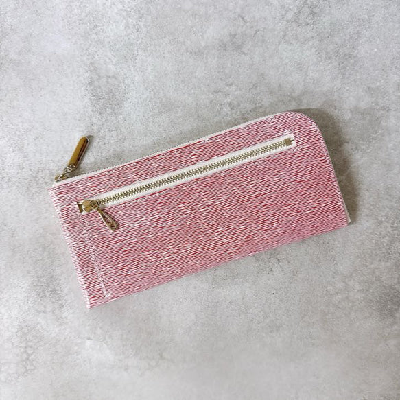 薄くて軽くて大容量なL字長財布 水シボ 牛革