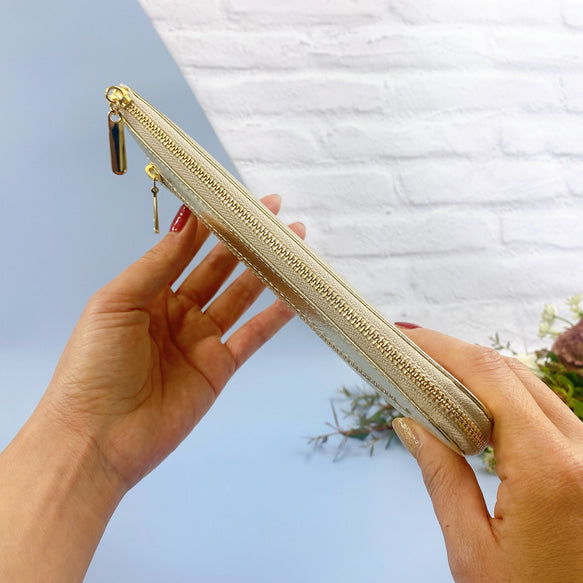 薄くて軽いL字長財布 24枚カードポケット 牛革 箔押し