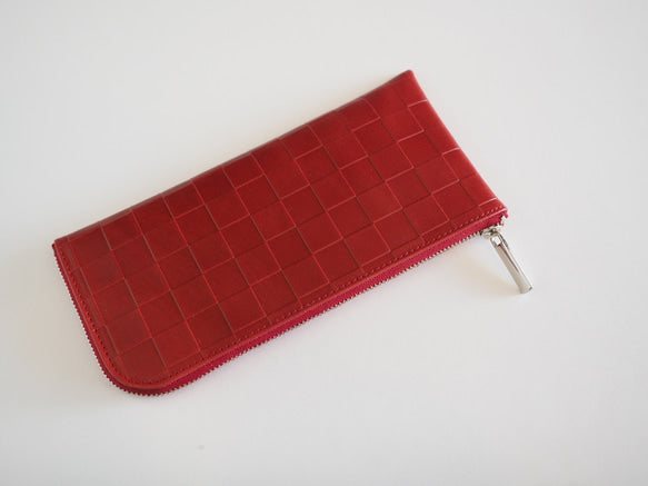 薄くて軽くて大容量なL字長財布 14枚カードポケット 牛革 格子柄 Squeeze