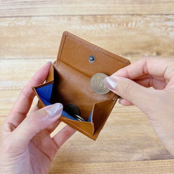 薄くて使いやすいコンパクトな三つ折り財布