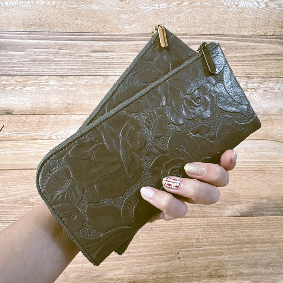 薄くて軽くて大容量なL字長財布 14枚カードポケット 牛革 バラ型押し