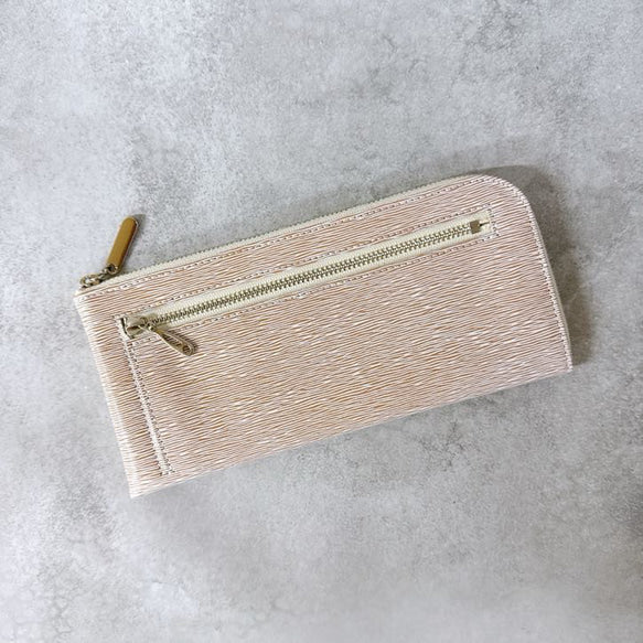 薄くて軽くて大容量なL字長財布 水シボ 牛革