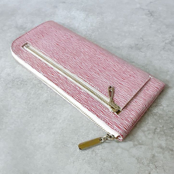 薄くて軽くて大容量なL字長財布 水シボ 牛革