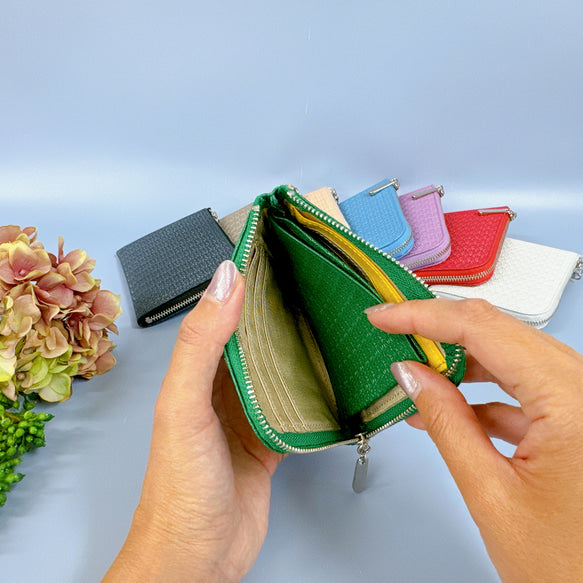 薄マチで使いやすい ハーフ財布 牛革レース型押し 日本製 コンパクトミニ財布《スクイーズ》