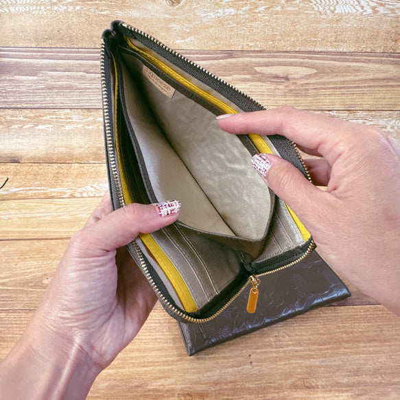 薄くて軽くて大容量なL字長財布 14枚カードポケット 牛革 バラ型押し