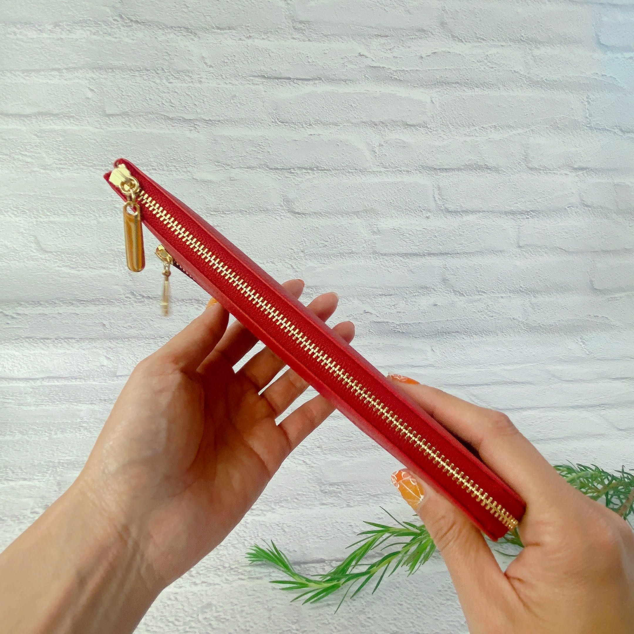 薄くて軽いL字長財布 24枚カードポケット 牛革 シュリンク