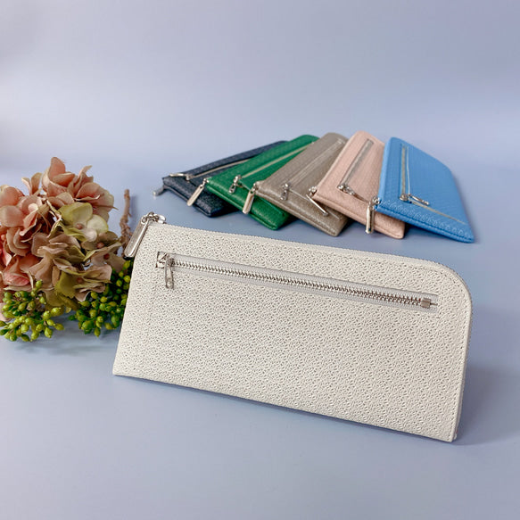 薄くて軽くて大容量な長財布 14ZipWallet レース型押し Squeeze