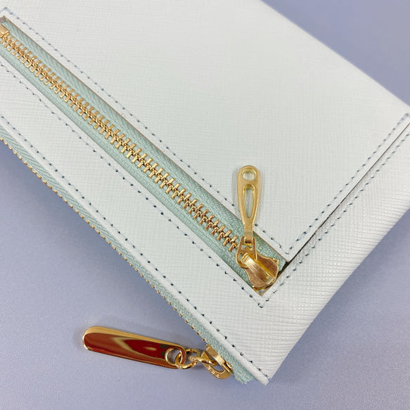 薄くて軽いコンパクトな財布 10枚カードポケット 牛革 プリズム アイスブルー 日本製