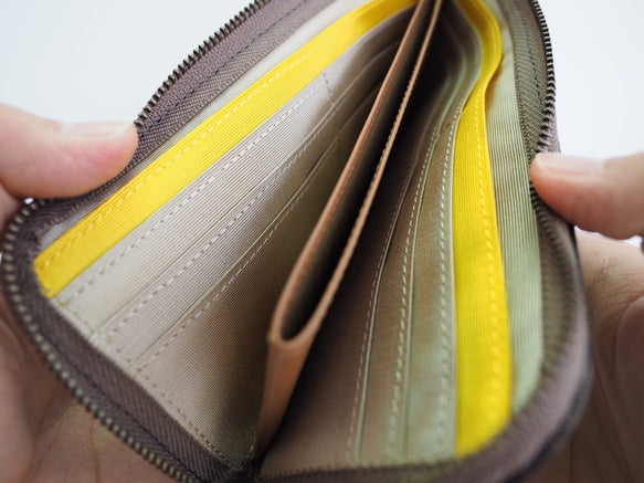 薄くて軽くて大容量なL字長財布 14枚カードポケット スペインシープ