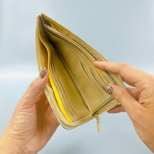 薄くて軽いL字長財布 24枚カードポケット 牛革 箔押し
