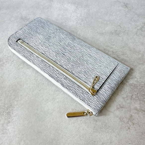 薄くて軽くて大容量なL字長財布 水シボ 牛革