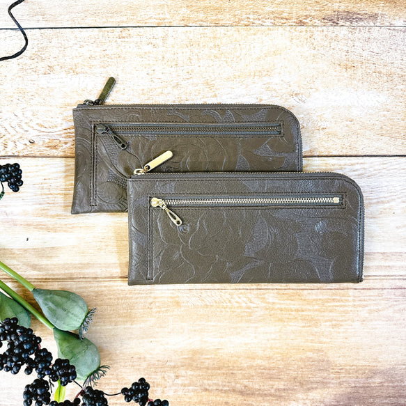 薄くて軽くて大容量なL字長財布 14枚カードポケット 牛革 バラ型押し