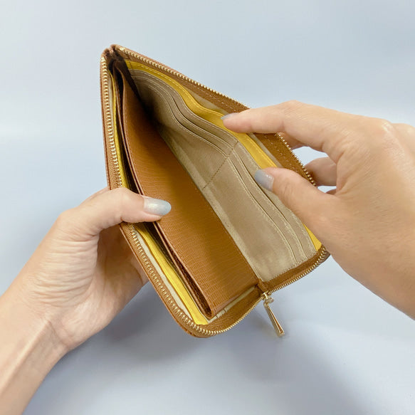 薄くて軽くて大容量な長財布 14ZipWallet Squeeze 日本製
