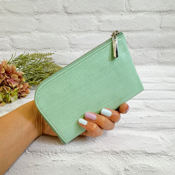 薄くて軽いコンパクトな財布 10枚カードポケット 牛革 スムース スプリンググリーン 日本製