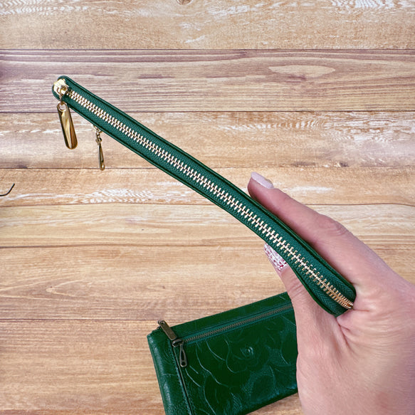 薄くて軽くて大容量なL字長財布 14枚カードポケット 牛革 バラ型押し