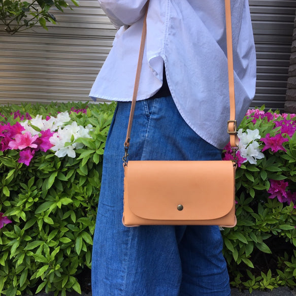 初めてのバッグ　ファーストバッグ　Parlent　牛ヌメ革　大人にも人気　Squeeze 大関鞄工房