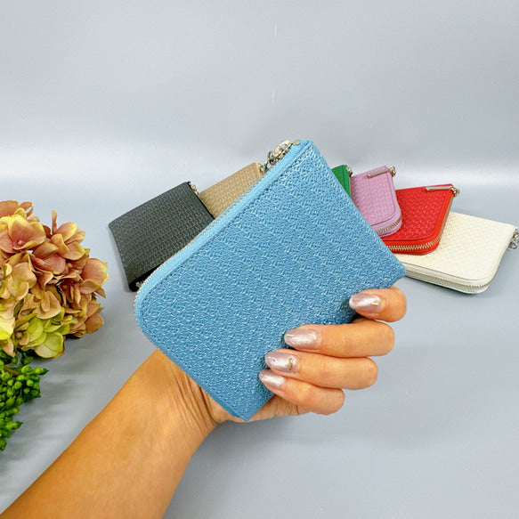 薄マチで使いやすい ハーフ財布  牛革レース型押し  日本製 コンパクトミニ財布《スクイーズ》
