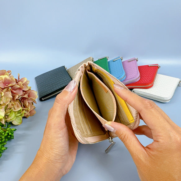 薄マチで使いやすい ハーフ財布  牛革レース型押し  日本製 コンパクトミニ財布《スクイーズ》