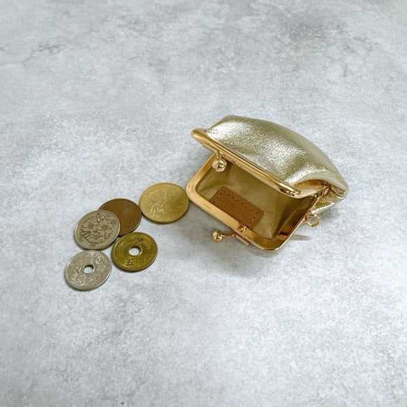 革のがまぐち 牛革 エナメルローズ　スクィーズ squeeze