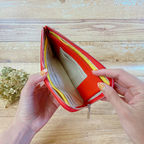 薄くて軽くて大容量なL字長財布 14枚カードポケット 牛革 カラフル 日本製 Squeeze