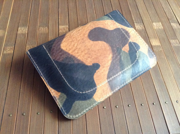 イタリアン迷彩レザー 財布にも使えるポーチ　スクィーズ Squeeze