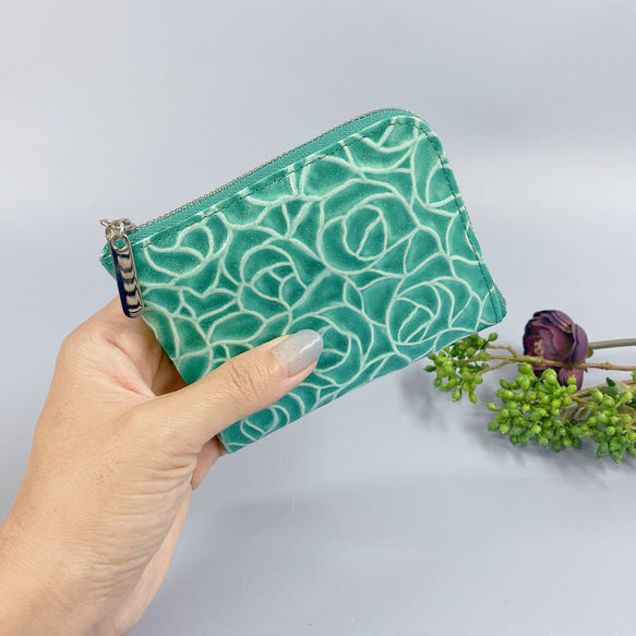 薄マチで使いやすい ハーフ財布 エナメルローズ イエローゴールド 日本製 コンパクト財布《Squeeze スクイーズ》