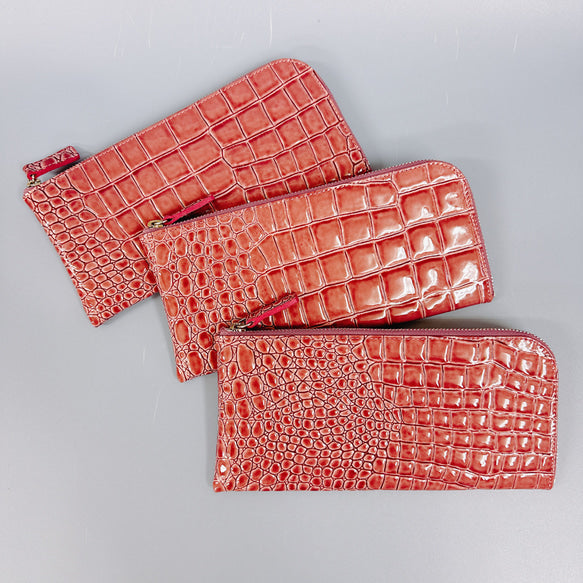 薄くて軽いL字長財布  24枚カードポケット  エナメルローズ