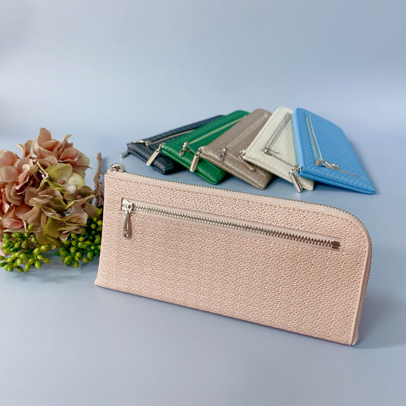 薄くて軽くて大容量な長財布 14ZipWallet レース型押し Squeeze