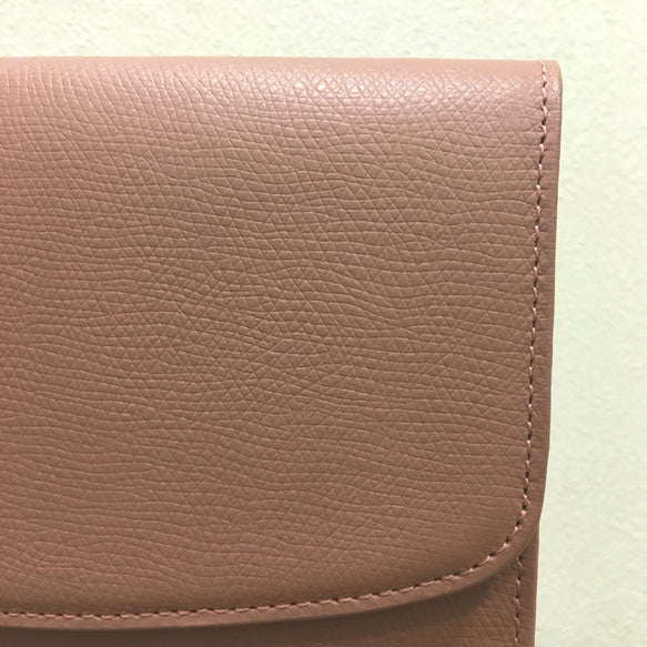 お出かけらくらく　レザーウォレットバッグ　ローズピンク　お財布ポシェット　牛革　Squeeze スクィーズ