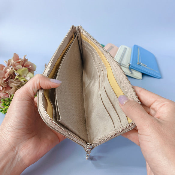 薄くて軽くて大容量な長財布 14ZipWallet レース型押し Squeeze