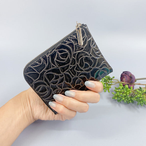 薄マチで使いやすい ハーフ財布 エナメルローズ イエローゴールド 日本製 コンパクト財布《Squeeze スクイーズ》