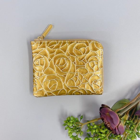 薄マチで使いやすい ハーフ財布 エナメルローズ イエローゴールド 日本製 コンパクト財布《Squeeze スクイーズ》