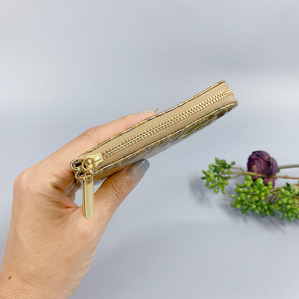 薄マチで使いやすい ハーフ財布 エナメルローズ イエローゴールド 日本製 コンパクト財布《Squeeze スクイーズ》