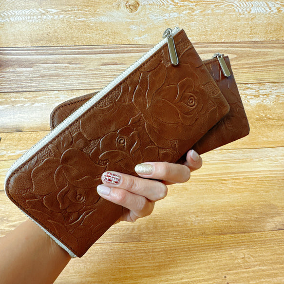 薄くて軽くて大容量なL字長財布 24枚カードポケット 牛革 バラ型押し ヴィンテージ ブラウン