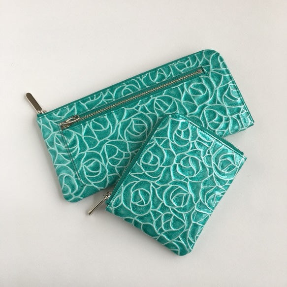 薄マチで使いやすい ハーフ財布 エナメルローズ イエローゴールド 日本製 コンパクト財布《Squeeze スクイーズ》