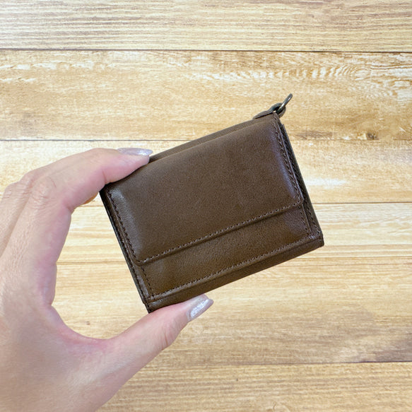 薄くて使いやすいコンパクトな三つ折り財布
