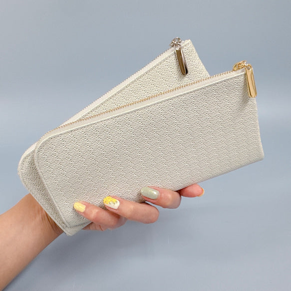 薄くて軽くて大容量な長財布 14ZipWallet レース型押し Squeeze