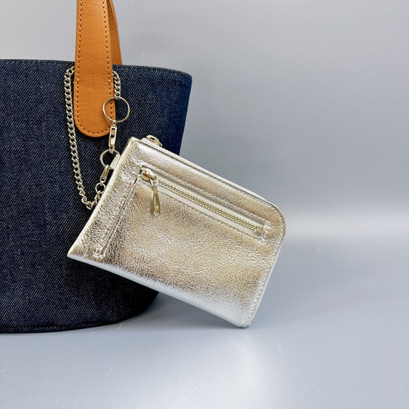 お財布やキーケースにも使える便利なコンパクトマルチケース