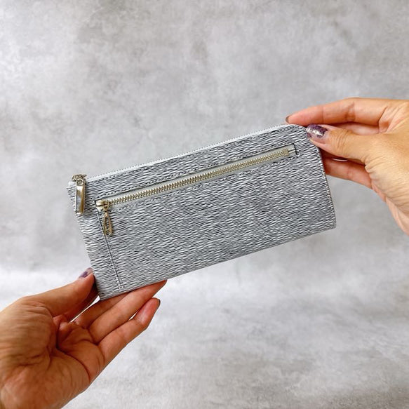 薄くて軽くて大容量なL字長財布 水シボ 牛革