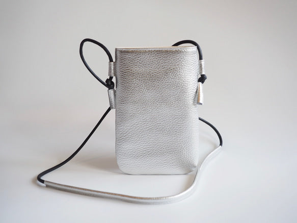 大人のスマホショルダー  牛革  安心の裏地付き スクイーズ