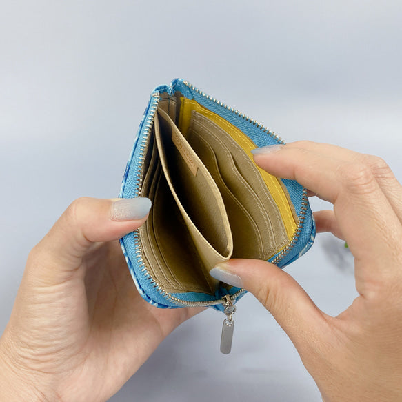 薄マチで使いやすい ハーフ財布 エナメルローズ イエローゴールド 日本製 コンパクト財布《Squeeze スクイーズ》