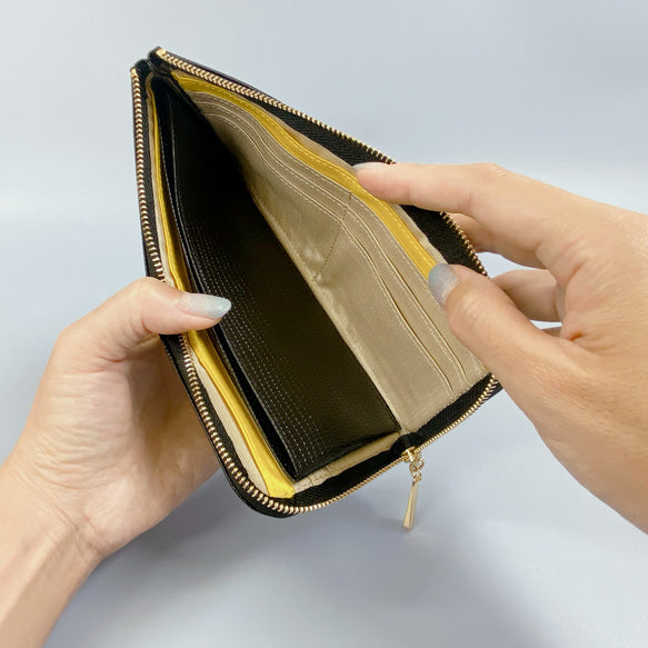 薄くて軽くて大容量な長財布 14ZipWallet Squeeze 日本製