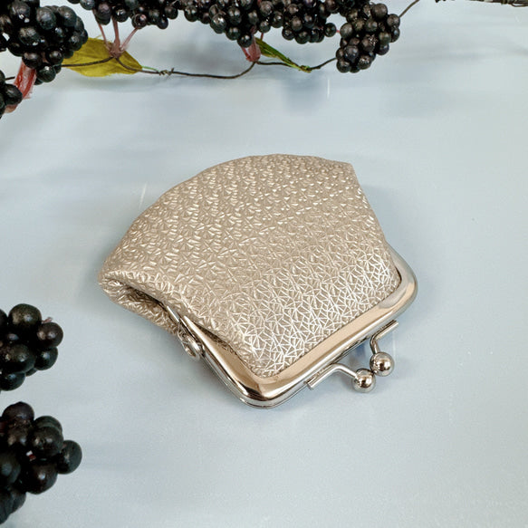 ぷっくり革のがまぐち 牛革 レース型押　【スクイーズ】