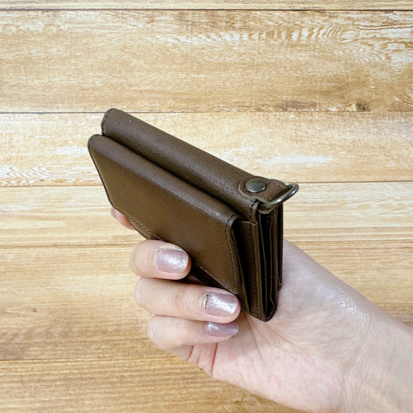 薄くて使いやすいコンパクトな三つ折り財布