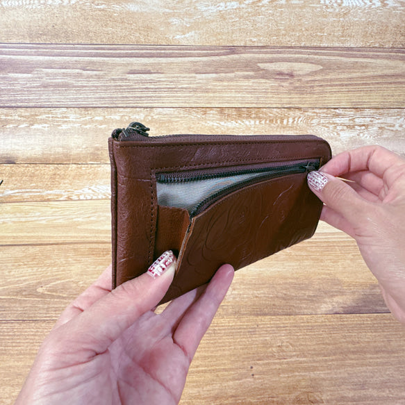 薄くて軽くて大容量なL字長財布 14枚カードポケット 牛革 バラ型押し